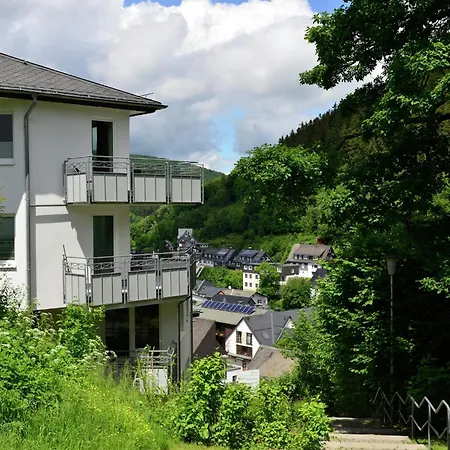 Geraeumiges Mit Balkon In Willingen, Cleaning Included Apartment *